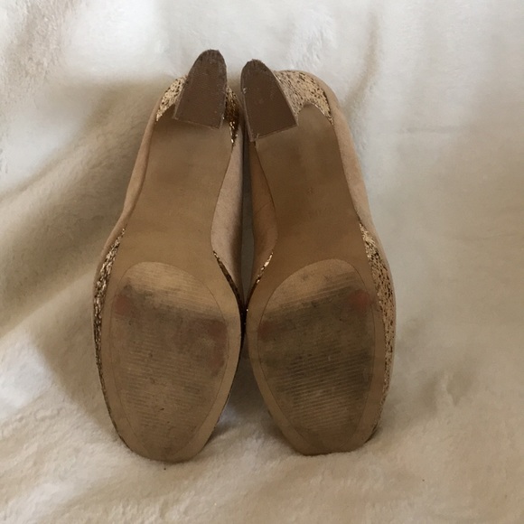 Beige/Gold Platform heels - Picture 6 of 7